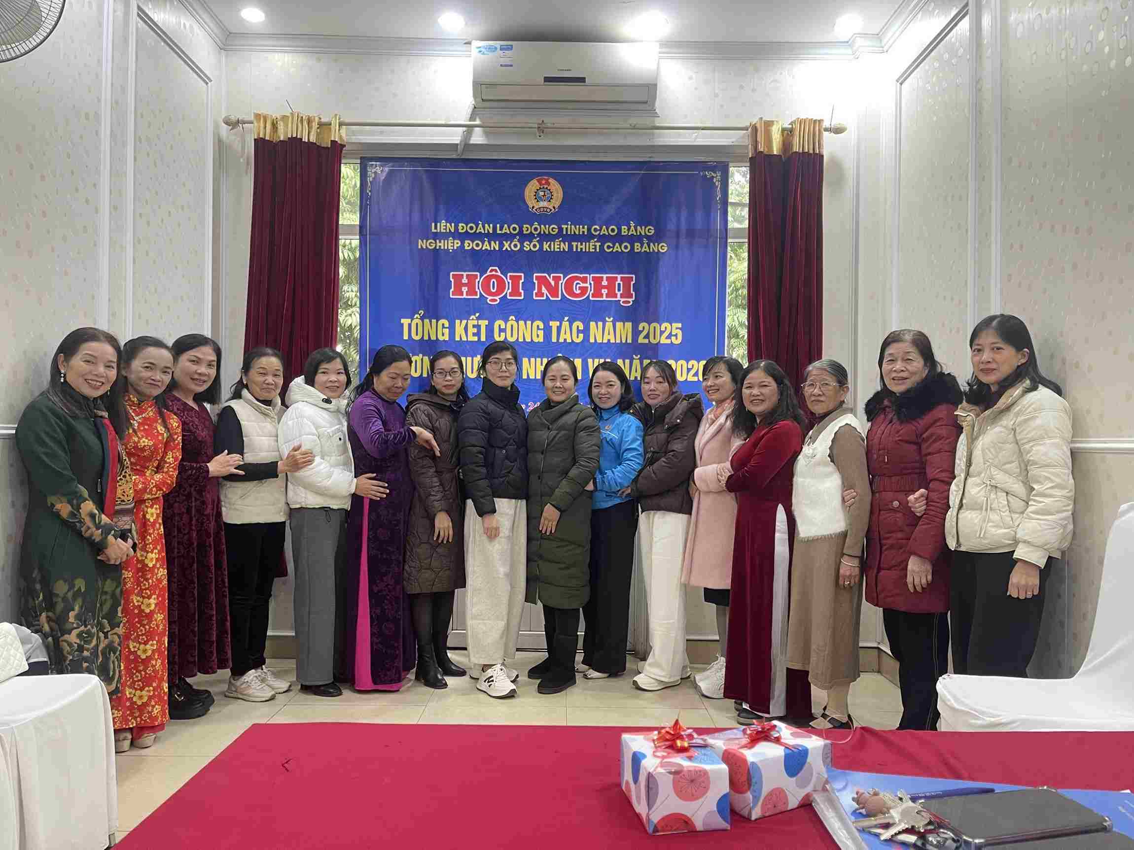 Tap the can bo, doan vien, nguoi lao dong Nghiep doan co so Dai ly ban ve Xo so Kien thiet Cao Bang. Anh: Thuy Le 