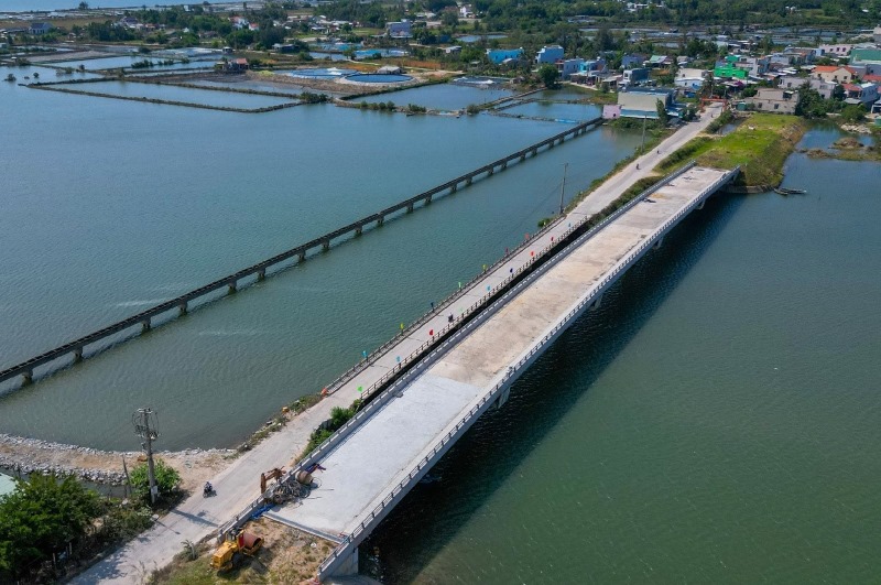 Cau Tam Giang, Nui Thanh, Quang Nam da cham tien do 6 nam. Anh Nguyen Hoang 