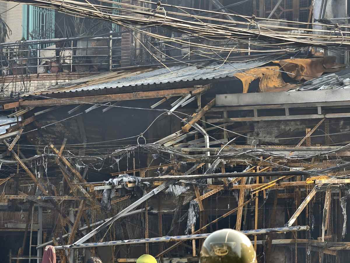 Nhieu can nha bi thieu rui. Anh: Anh Tu