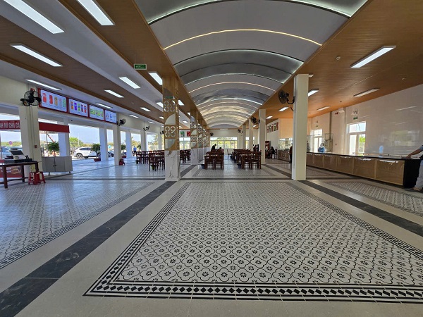 The rest stop on the North - South expressway officially went into operation. Photo: Department of Roads