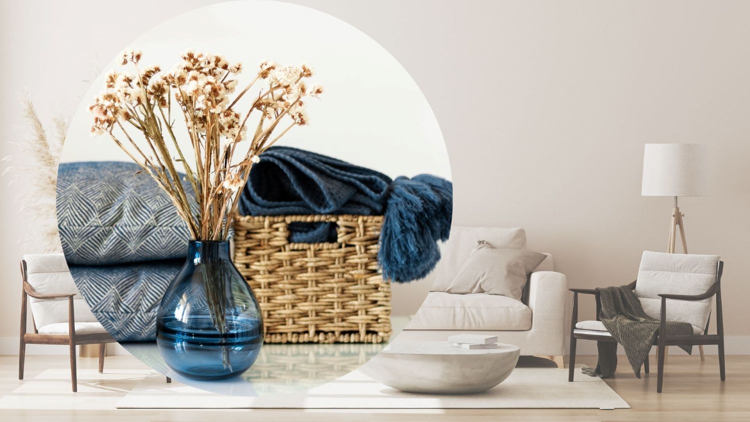 Decorative items create aesthetic highlights for the house. Graphics: Thanh Thanh