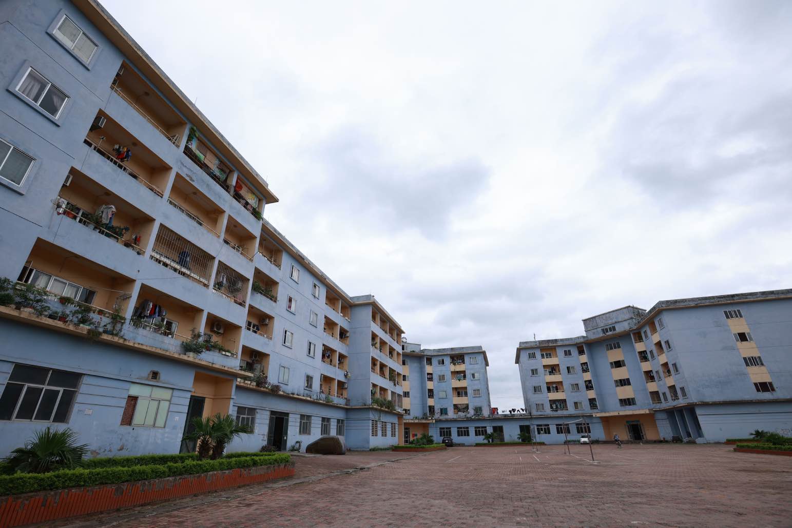 Hanoi will ease conditions for accessing social housing. Photo: Hai Nguyen