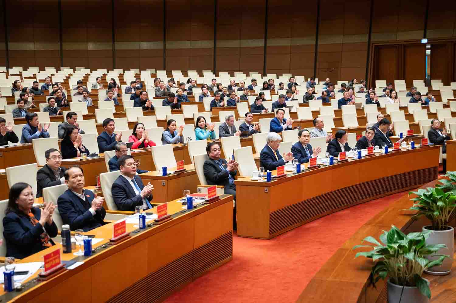 Dang uy Quoc hoi to chuc Hoi nghi thong bao nhanh ket qua Dai hoi XIV cua Dang. Anh: Pham Thang.