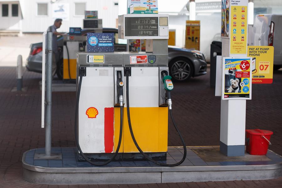 Gas station in Reading town, west London (UK). Photo: Xinhua