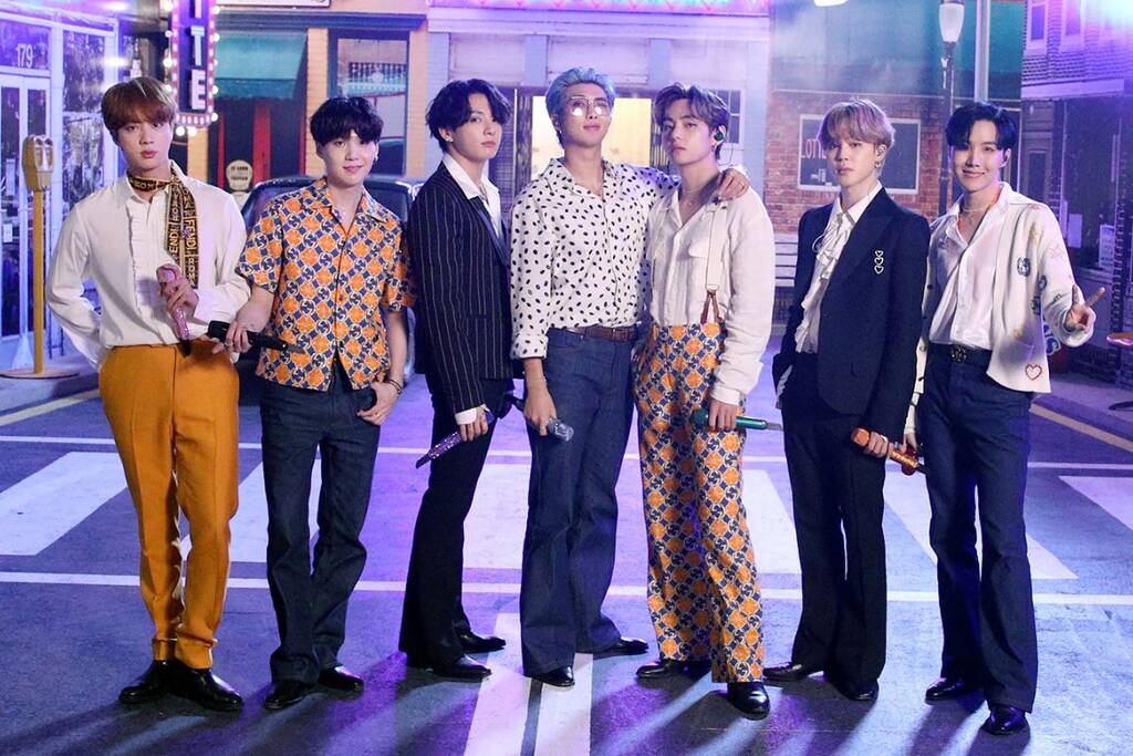 BTS se tai xuat voi doi hinh day du 7 thanh vien. Anh: Lotte