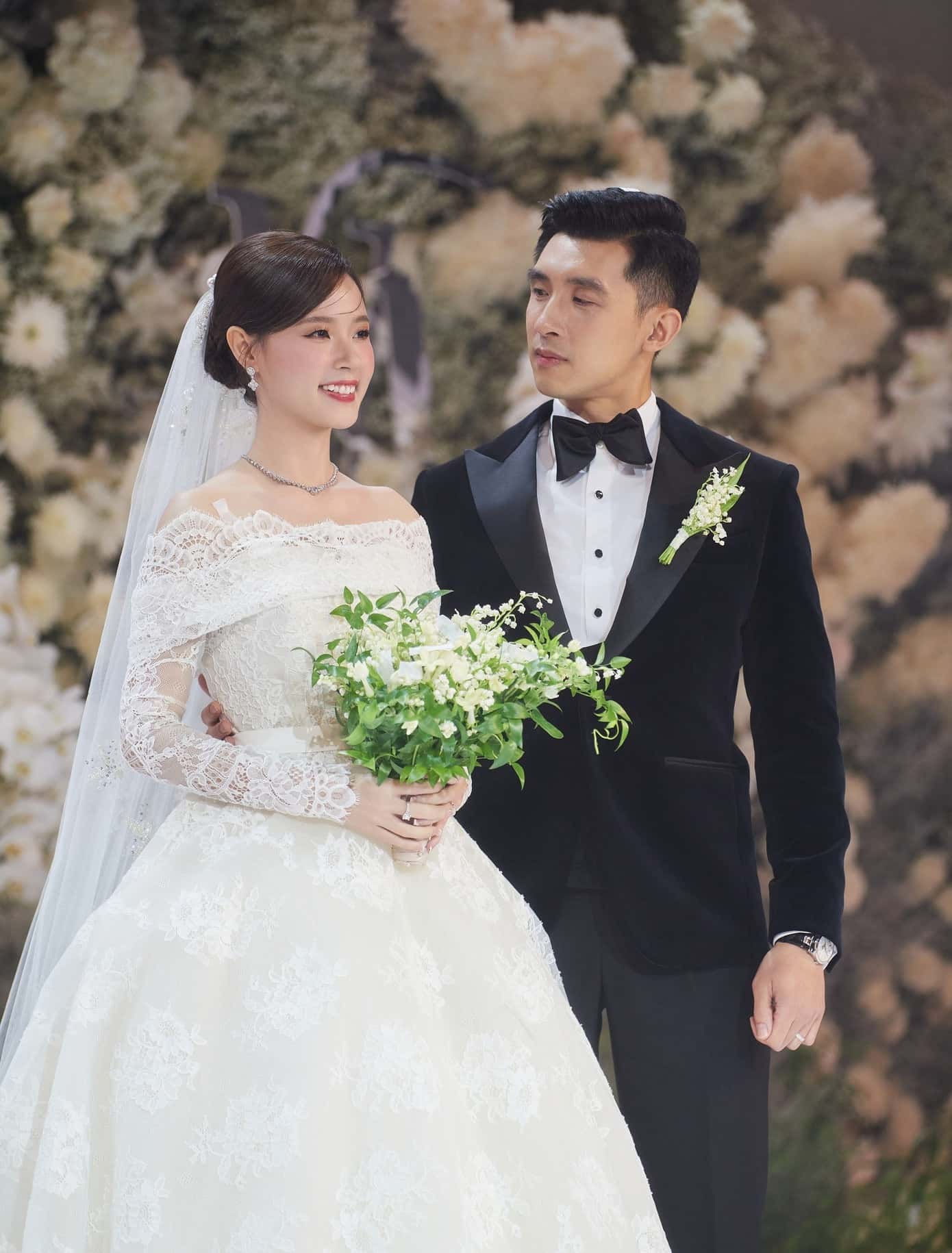 Midu lua chon hoa linh lan trong ngay cuoi. Anh FBNV