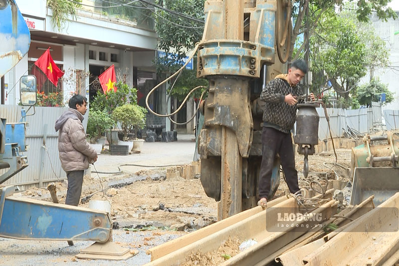 Viec thi cong du an xu ly ngap ung duong Le Thanh, phuong Cam Duong, tinh Lao Cai hien hoan thanh tren 90%. Anh: Dinh Dai