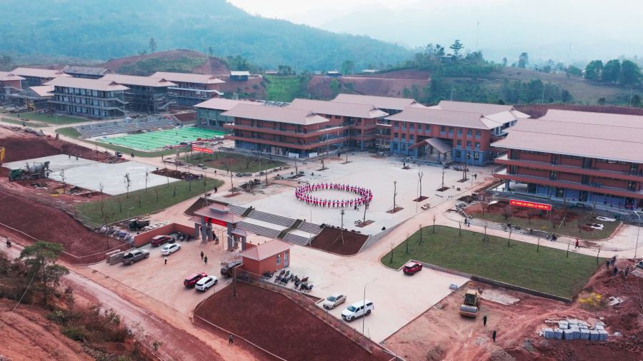 Si Pa Phin Inter-level Boarding Primary and Secondary School (Dien Bien province) is the first school among 248 schools in land border communes to be implemented. Photo: Tien The