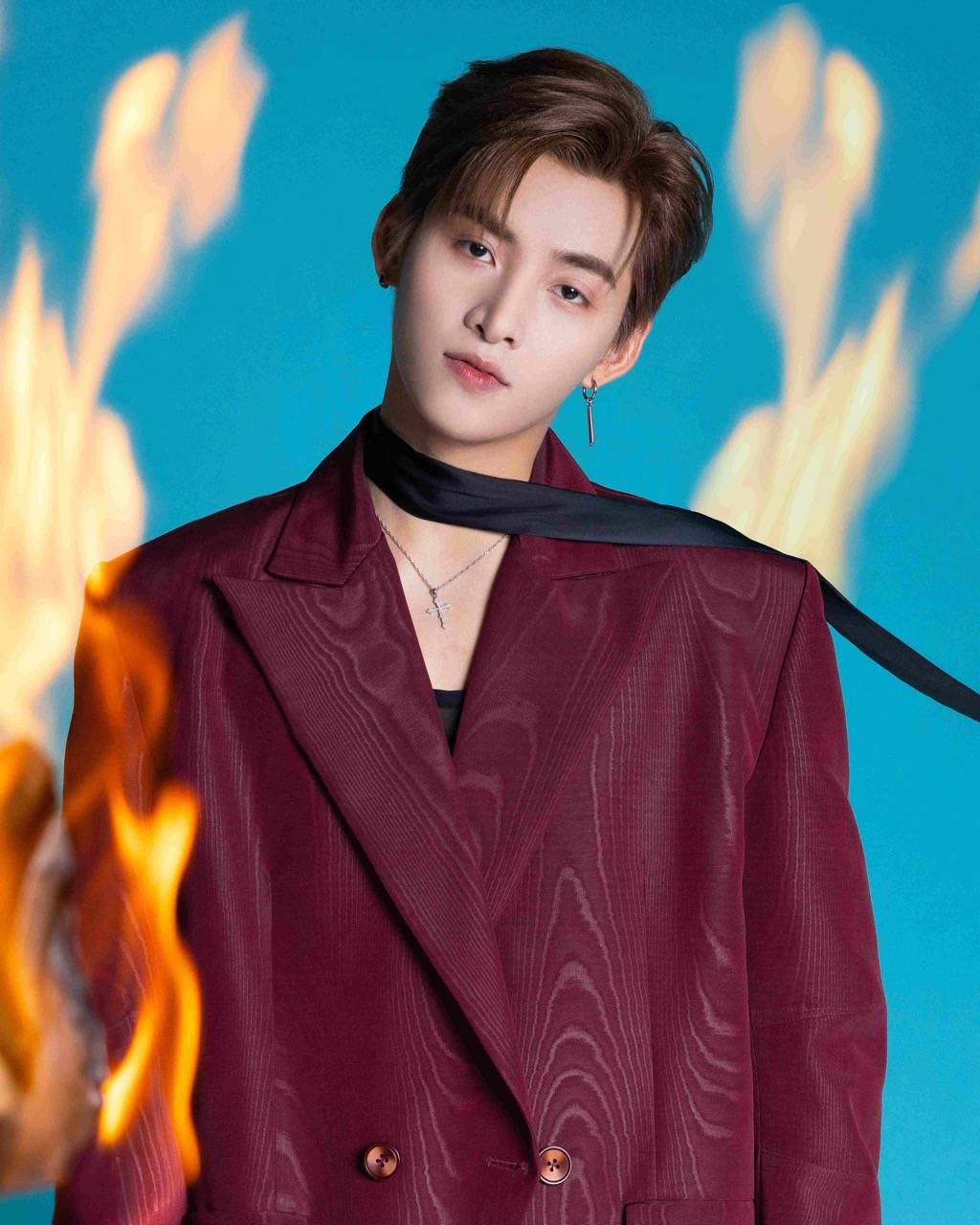 Hung Huynh. Anh: Nghe si cung cap.