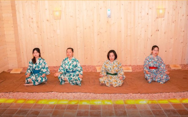 Bat dong san tri lieu hien dai khong chi la vien duong lao truyen thong ma ket noi nhieu the he. Anh: Hieu Lien