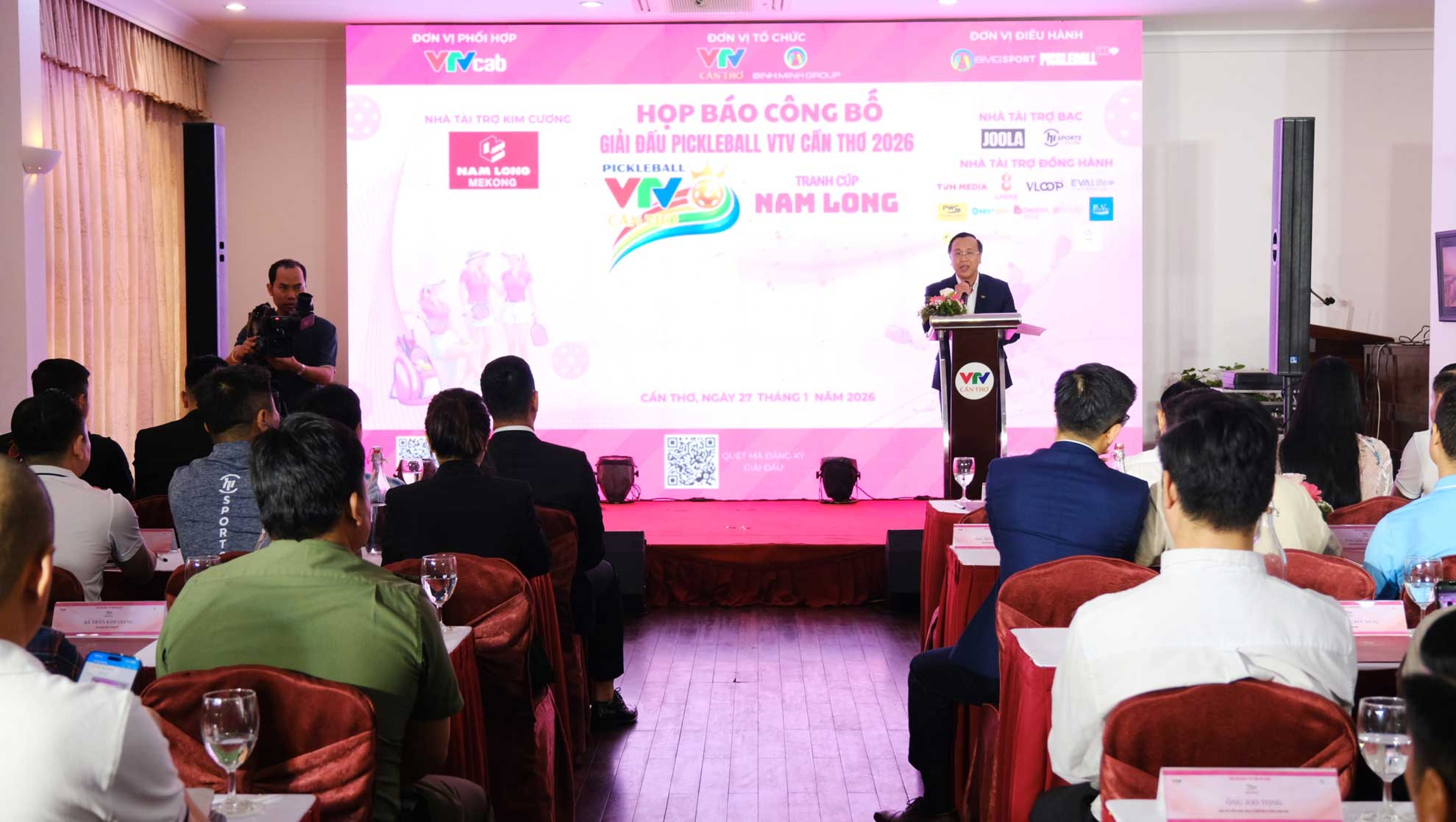 Quang canh hop bao. Anh: My Ly