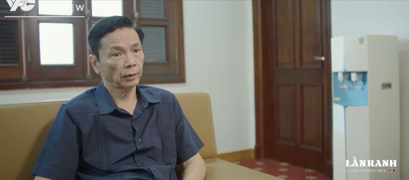 Ong Thuy toi tham khao y kien ong Sach ve viec Trien chuyen cong tac. Anh: VFC. 