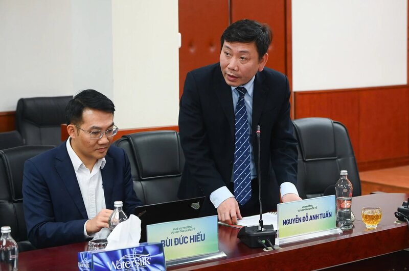 TS. Nguyen Do Anh Tuan, Vu truong Vu Hop tac quoc te (Bo Nong nghiep va Moi truong), phat bieu tai hop bao.