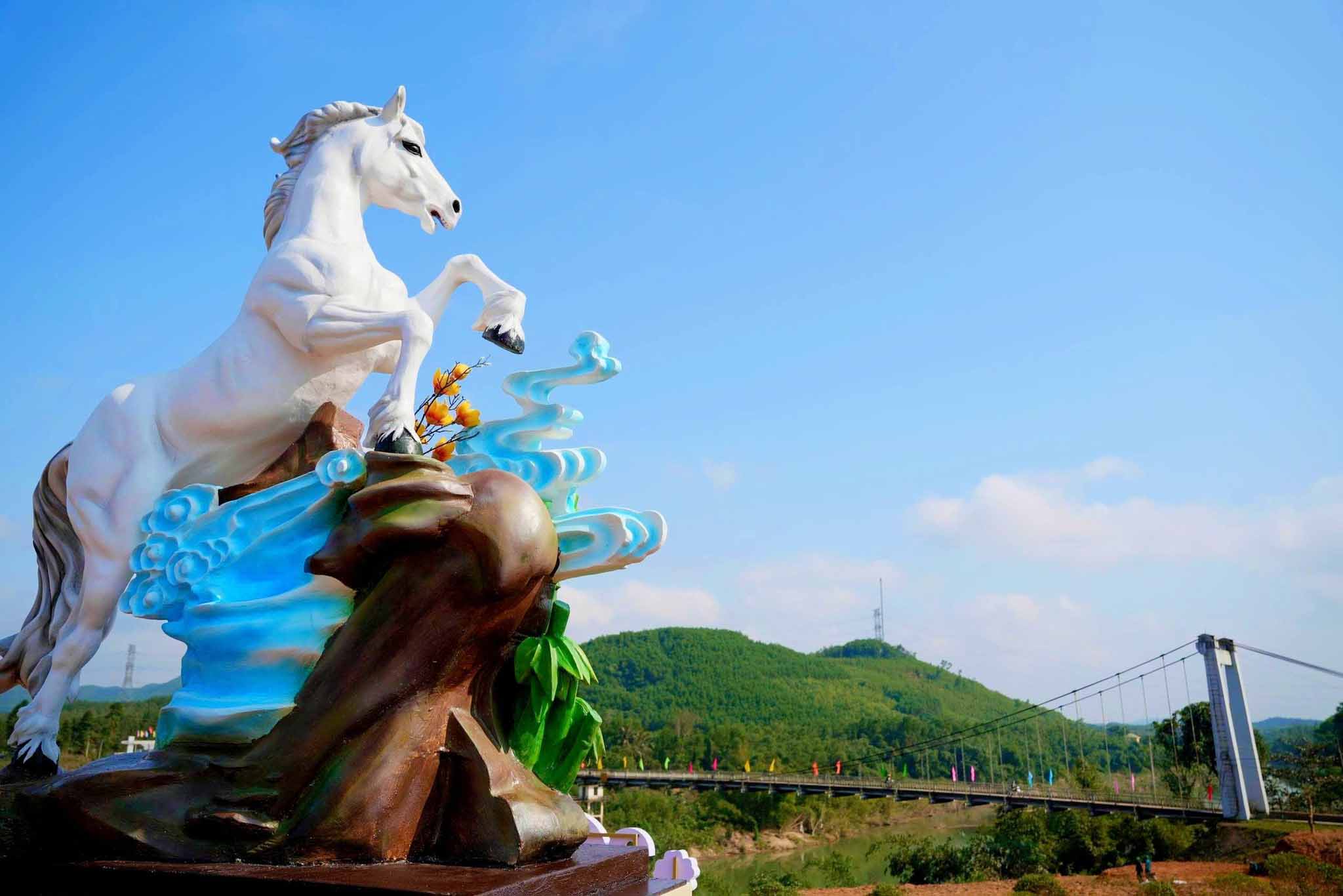 Linh vat ngua tai Hue nam nay gui gam thong diep 'Ma dao thanh cong'.