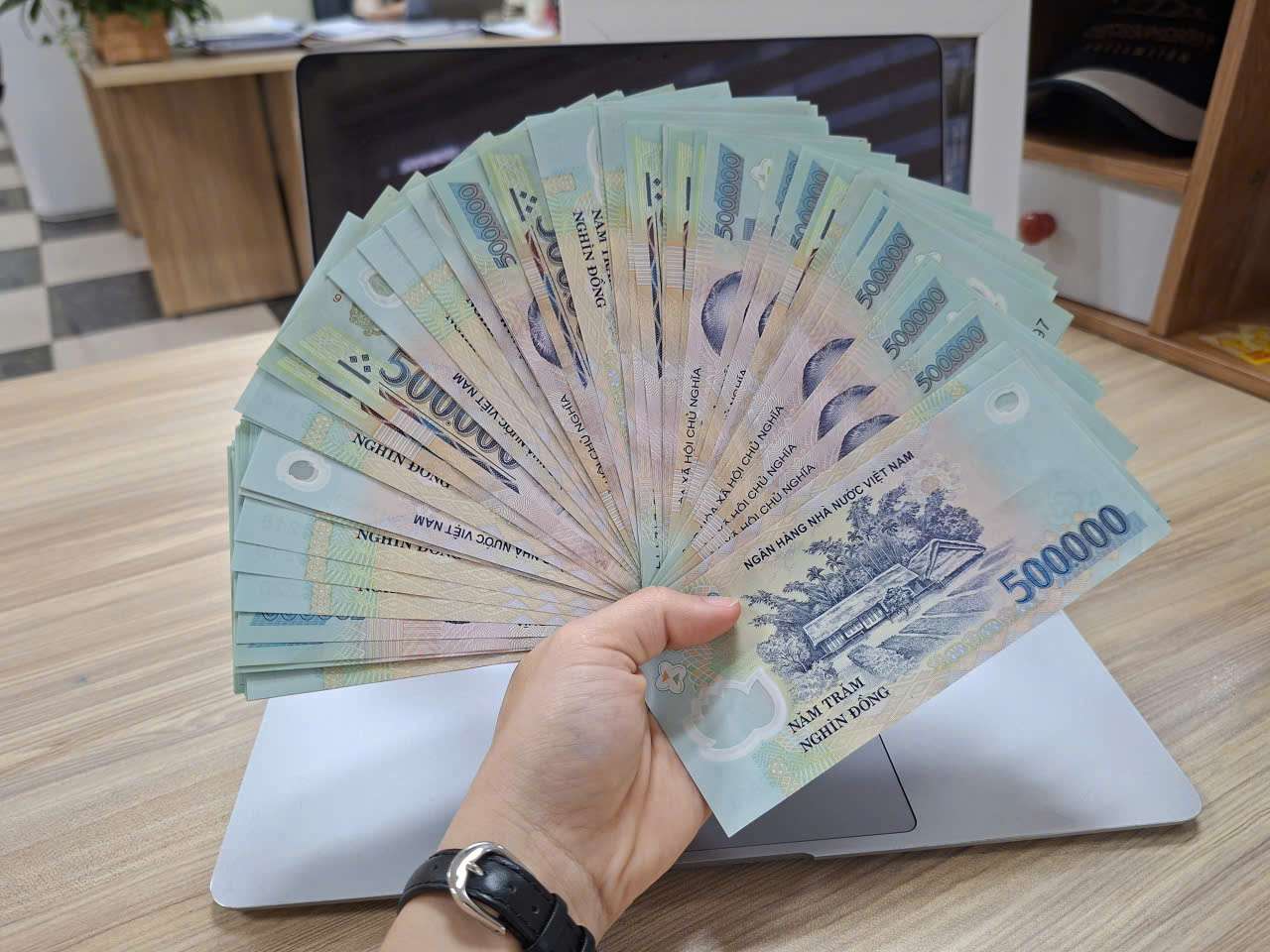 BIDV savings interest rates are currently fluctuating in the range of 0.3-5.3%/year. Photo: Thach Lam