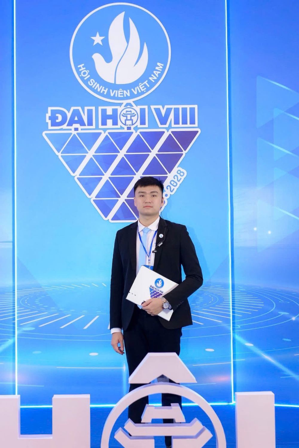 Anh Tran Hoang Anh - Bi thu Doan phuong Van Mieu - Quoc Tu Giam. Anh: NVCC