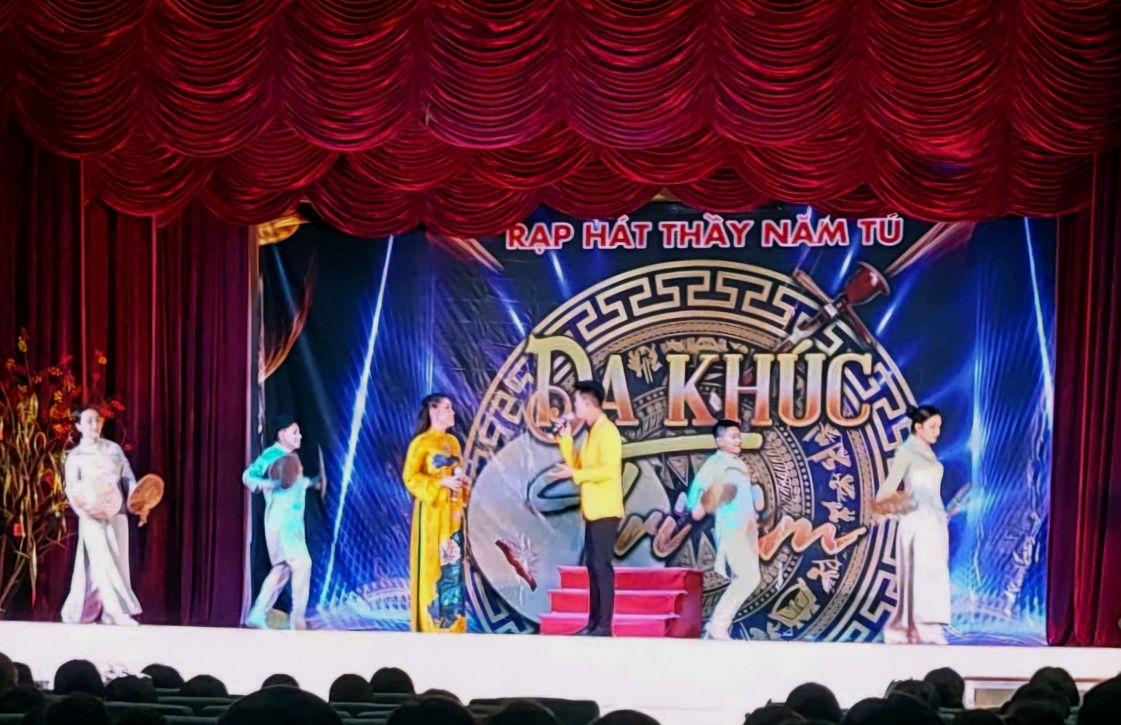 Buoi bieu dien tai Rap hat Thay Nam Tu. Anh: Tu lieu cua Trung tam Van hoa tinh Tien Giang