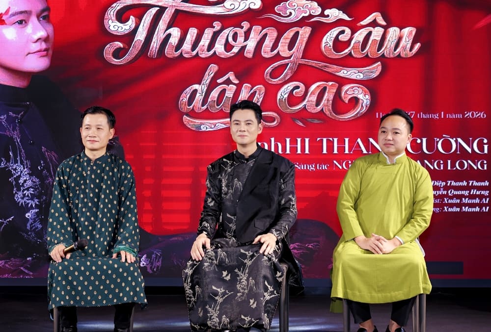 Nhac si Nguyen Quang Long cam thay may man 