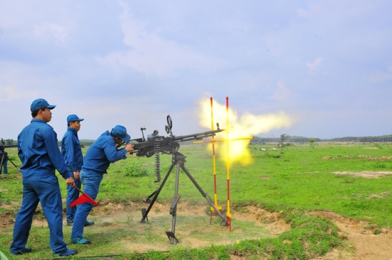 The Ministry of National Defense is assigned to amend regulations on the position of commander of the Self-Defense Militia. Photo: VGP