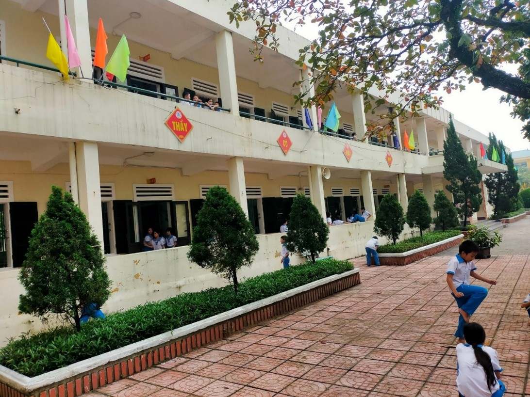 Nha hoc cao tang dau tien o Ha Tinh duoc xay dung vao nam 1983 tai Truong Tieu hoc Cam Nhuong (xa Thien Cam). Anh: La Giang