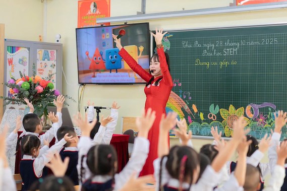 The Ministry of Education and Training clearly proposes the rights to teachers' salaries during the summer vacation. Photo: Van Trang