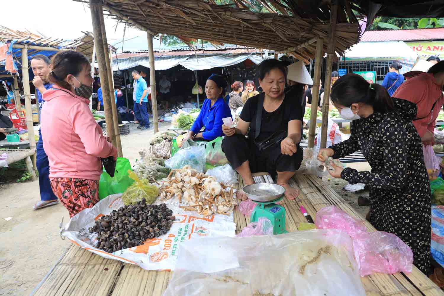 Chợ phiên Phố Đoàn là nơi giao thương sầm uất của đồng bào dân tộc vùng cao.