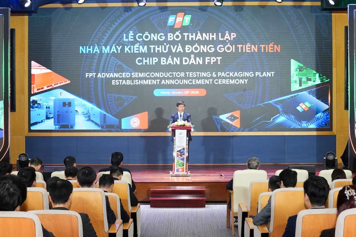 Thu truong Bui Hoang Phuong nhan manh su kien bo thanh lap Nha may Kiem thu va Dong goi tien tien chip ban dan cua Tap doan FPT la dau moc rat dang ghi nhan trong tien trinh hinh thanh va hoan thien he sinh thai cong nghiep ban dan cua Viet Nam. Anh: Thach Lam 