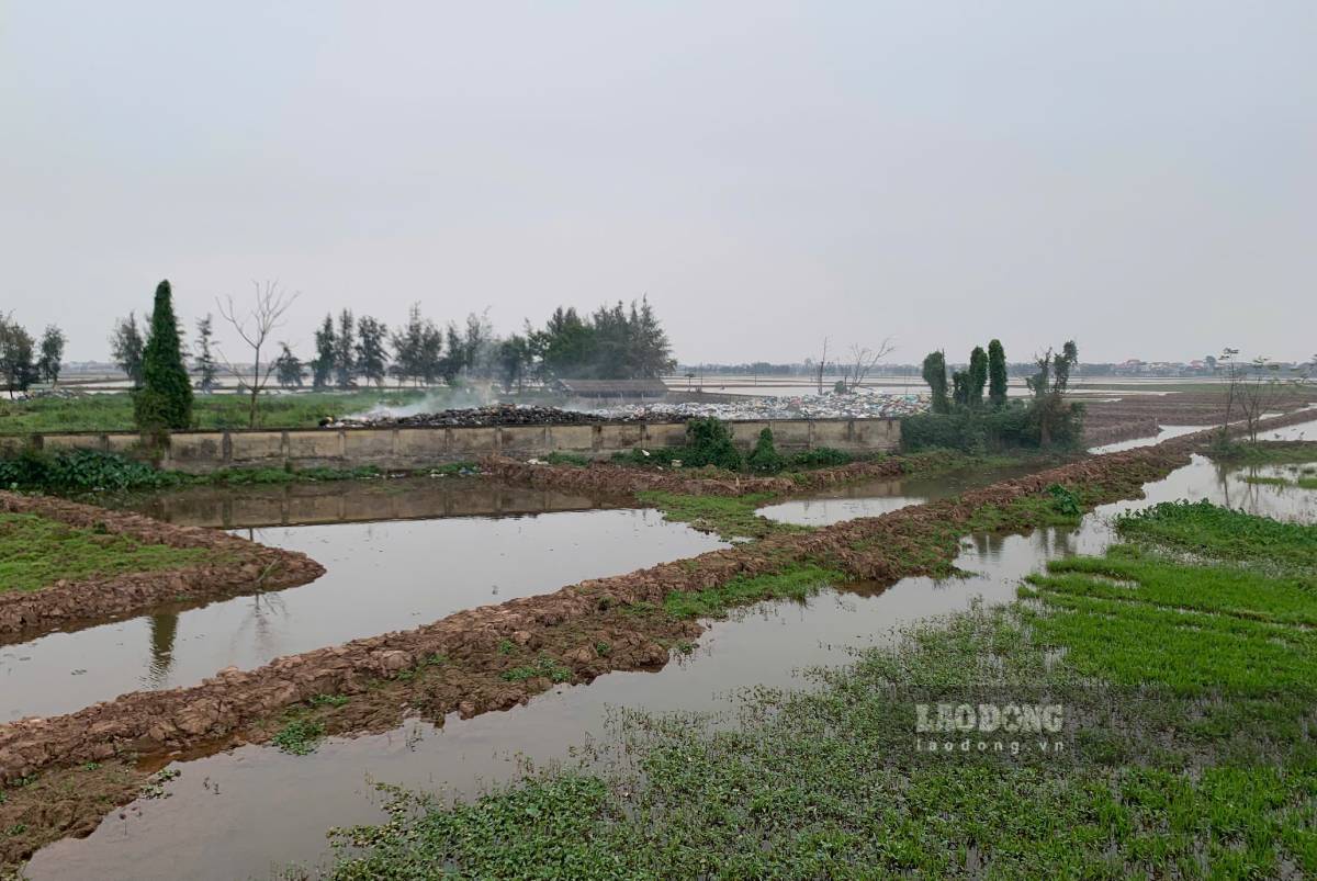 Vị trí bãi rác xã Xuân Hồng cần GPMB cao tốc CT.08 đi qua. Ảnh: Lương Hà