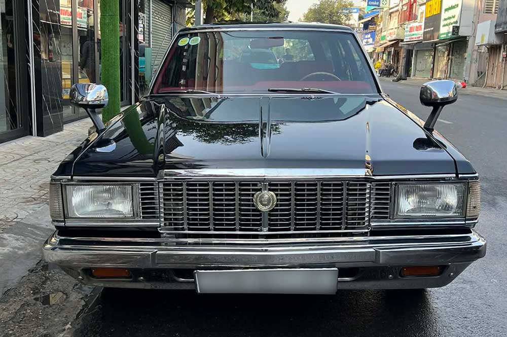 6th generation Toyota Crown Wagon with a characteristic, rarely seen long tail design in Vietnam. Photo: Liem Nguyen