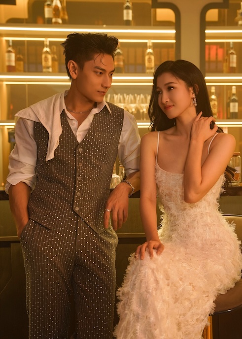 A hau Phuong Nhi duoc than tuong moi dong chung MV. Anh: MV “Vuot qua Everest“. 