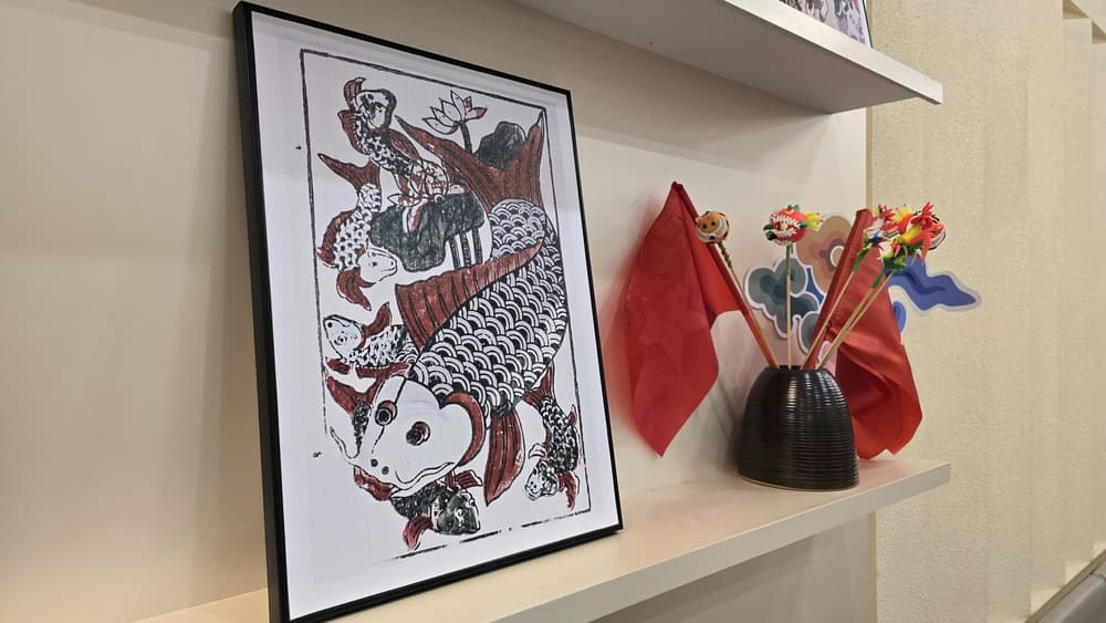 Apply the rules to choose beautiful wall paintings that suit the home space. Photo: Tuan Dat