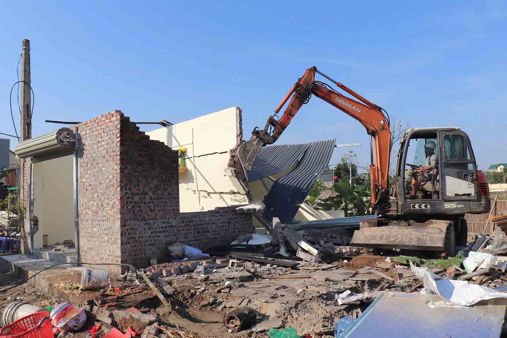 Demolishment of construction order violations on agricultural land in Vong La village (Thien Loc commune, Hanoi), November 2025. Photo: Do Phong
