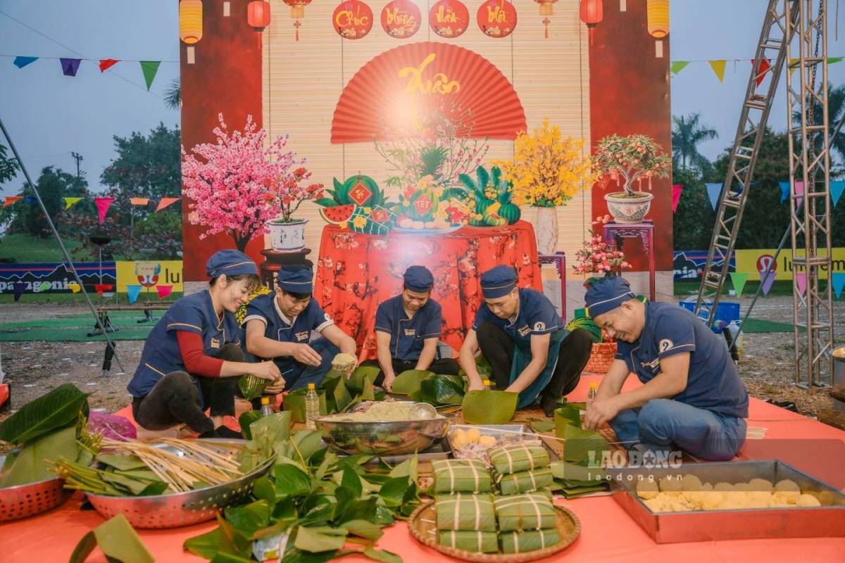 Cong nhan, lao dong don Tet som tai nha may. Anh: Cong ty Tan De