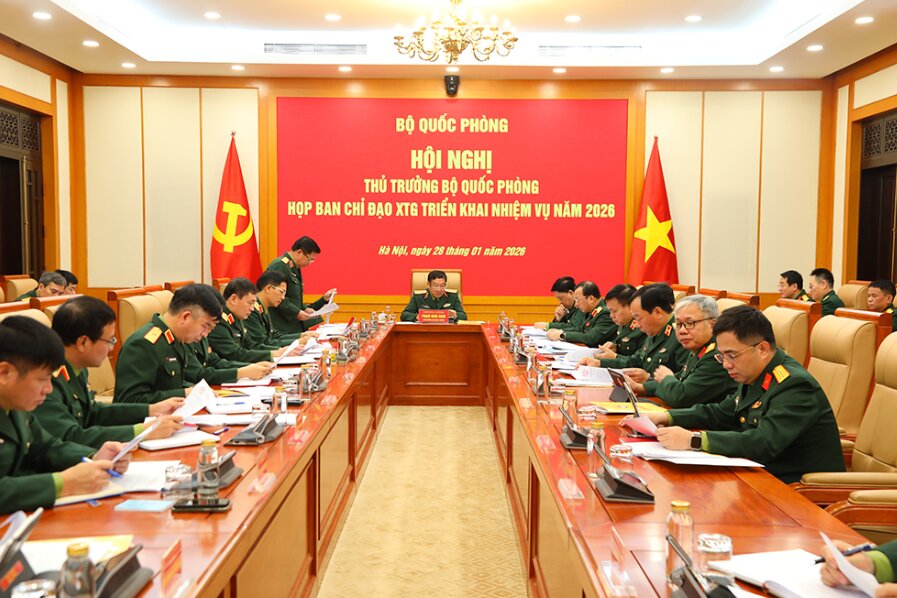 On January 28, Senior Lieutenant General Pham Hoai Nam - Member of the Party Central Committee, Deputy Minister of National Defense chaired a meeting of the Steering Committee for armored vehicles to deploy tasks for 2026. Photo: Ministry of National Defense