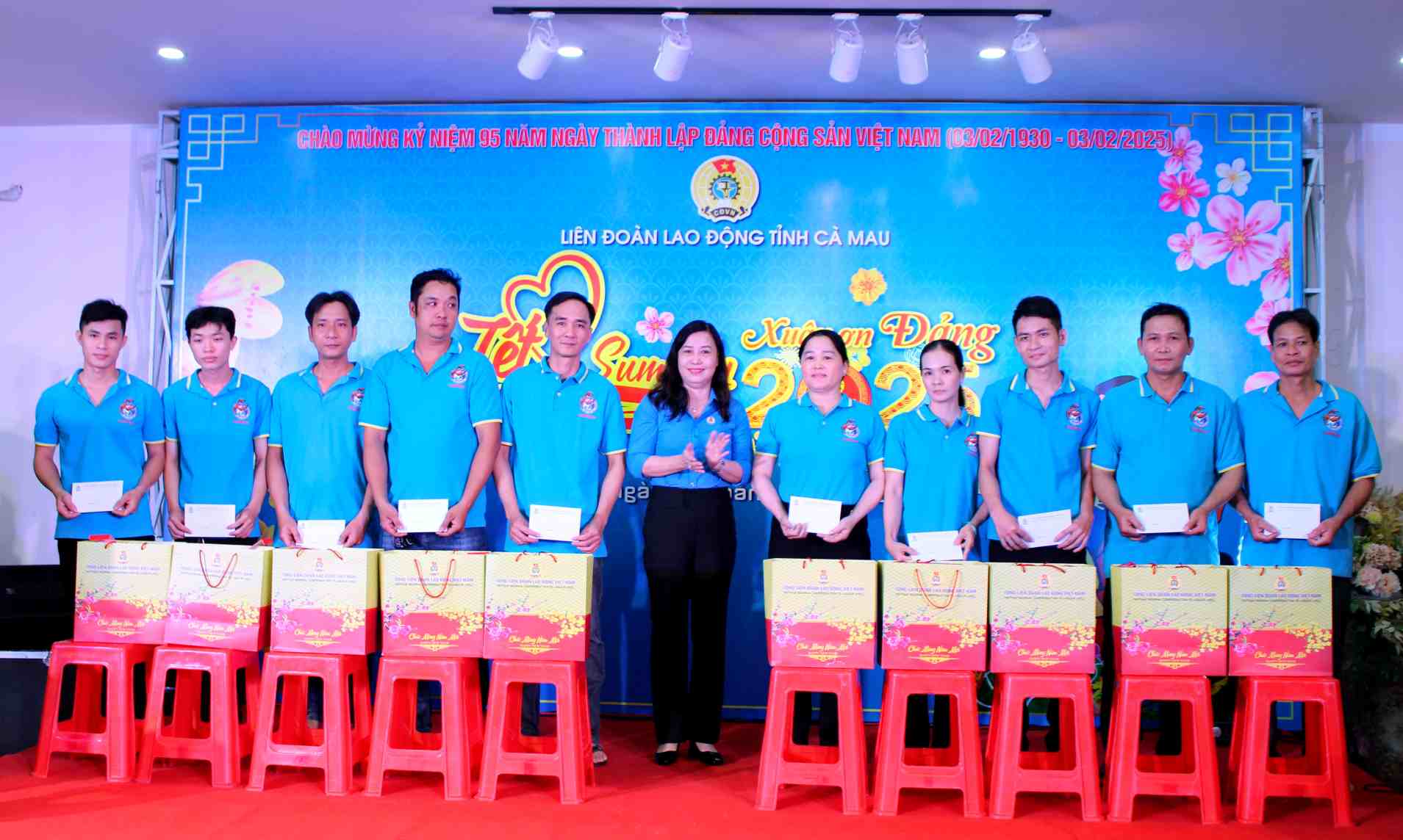Ca Mau Provincial Labor Federation will organize the program "Tet Sum vay - Spring of Gratitude to the Party" in 2026. Photo: Nhat Ho