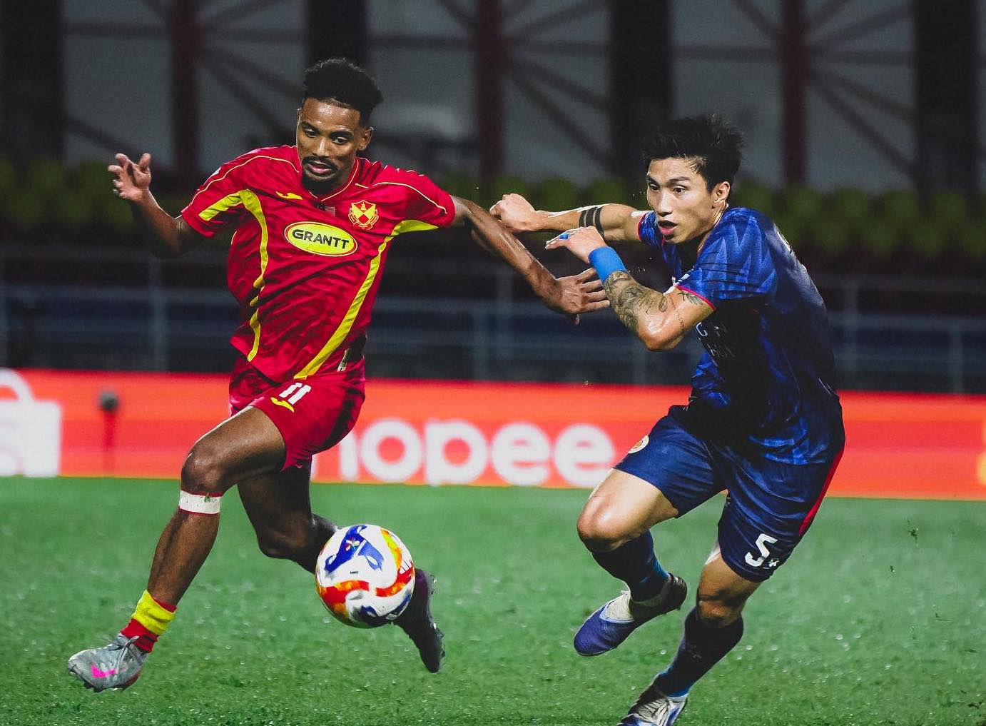 Hanoi Police meet Selangor at the C1 Southeast Asian Cup 2026. Photo: CAHN