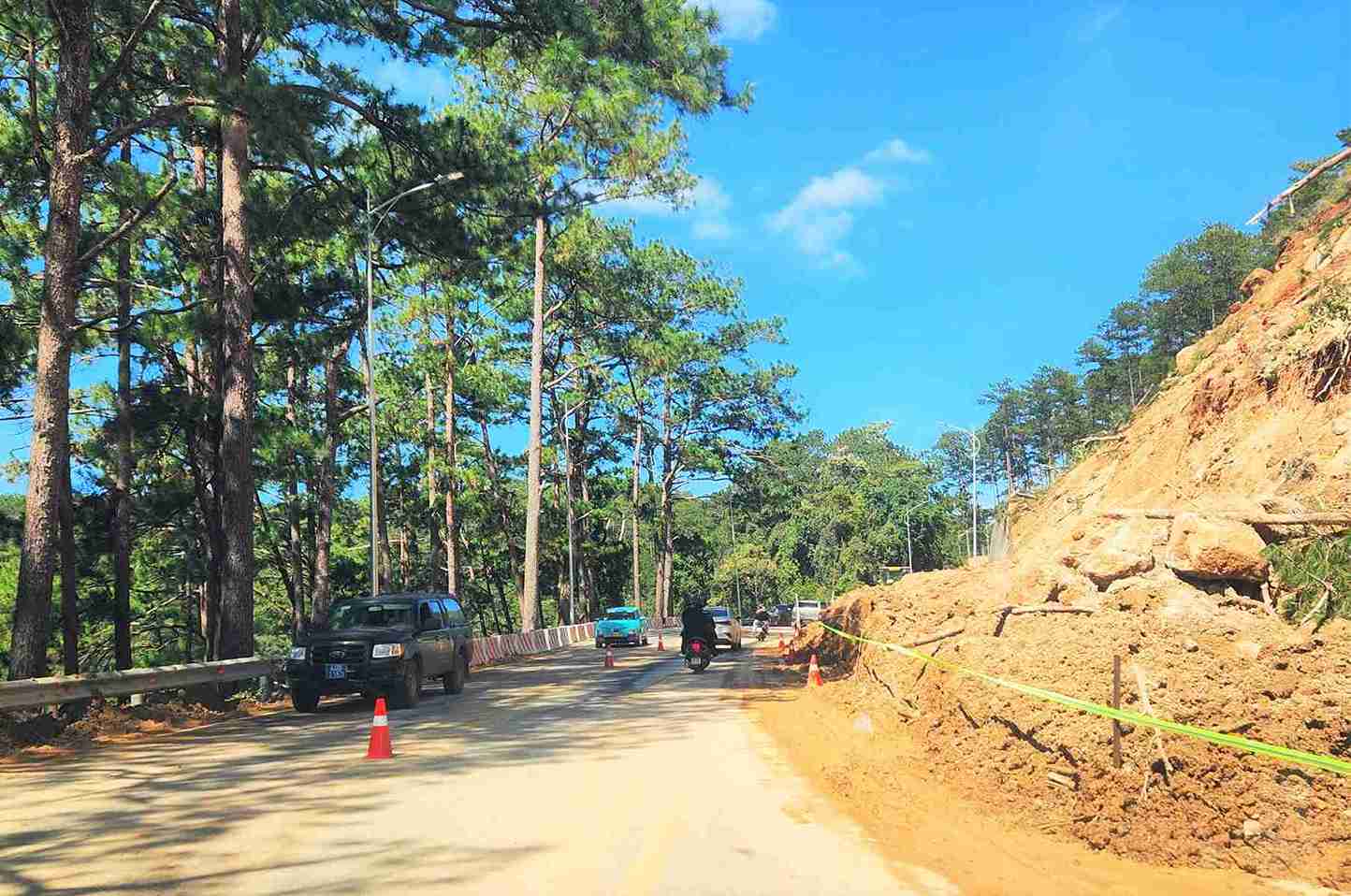 Lam Dong is focusing on urgently handling landslides on national highways. Photo: Phuc Khanh