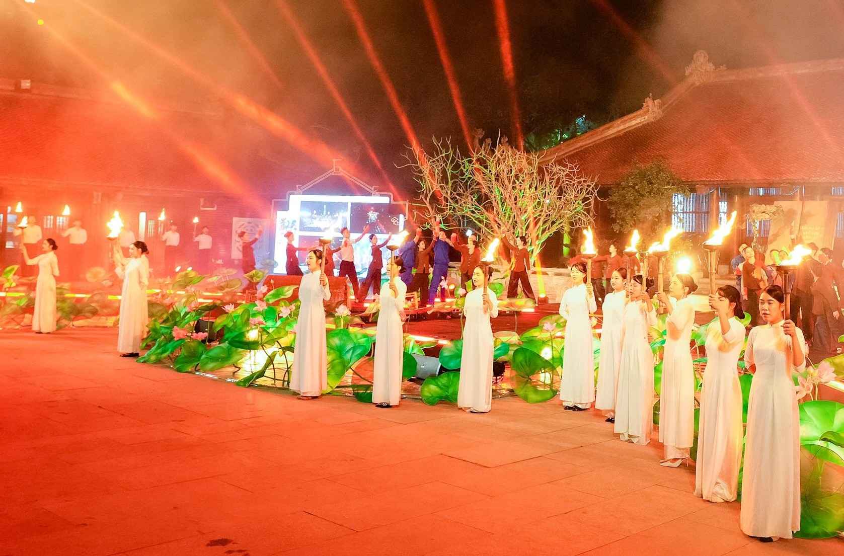 Mot tiet muc van nghe bieu dien tu diem cau Nghe An. Anh: Ngoc Anh