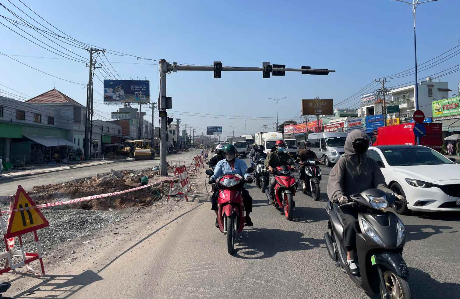 Du kien trong quy 2.2025, doan 5km se hoan thanh viec mo rong tu 6 len 8 lan xe. Anh: Dinh Trong