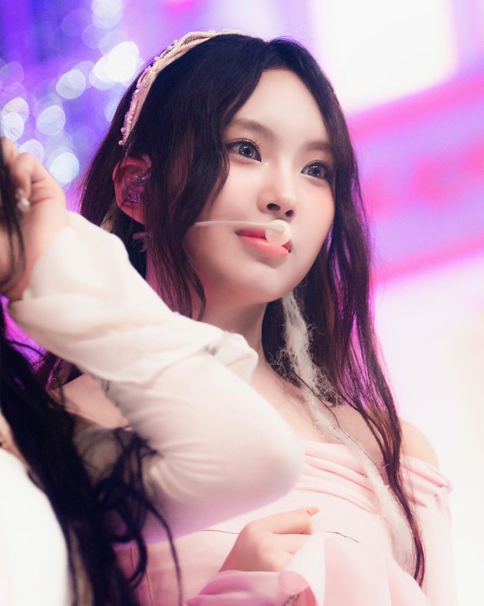 Phia Min Hee Jin da tung tin nhan voi chu ruot cua thanh vien Hyein lam bang chung. Anh: Lotte