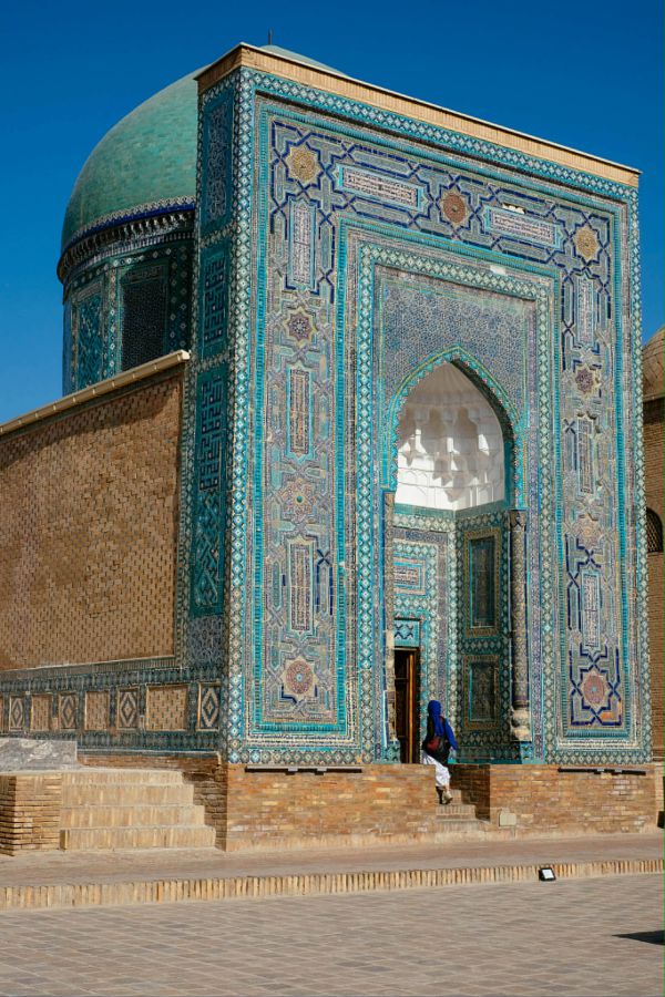 Lăng mộ Usto Ali Nesefi thế kỷ 14 nằm trong quần thể Shahi-Zinda ở Samarka, Uzbekistan. Ảnh: Phạm Kiên