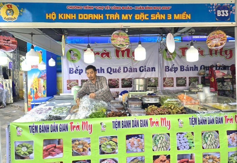 Gian hàng đặc sản 3 miền đã sẵn sàng bán hàng phục vụ đoàn viên - người lao động tại Chợ Tết Công đoàn - Xuân 2026. Ảnh: Nam Dương