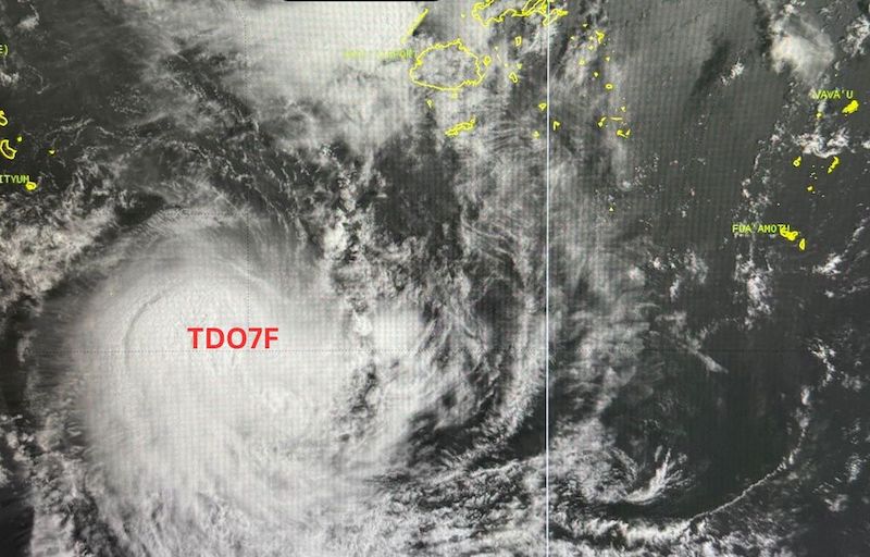 Dia may trai rong tu tam bao 18P (ten dia phuong tai Fiji la ap thap nhiet doi TD07F). Anh: Co quan Khi tuong Fiji