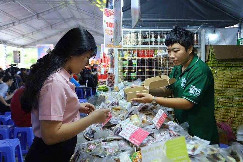 Trade Union Tet Market 2026, warm and meaningful for Tay Ninh workers.