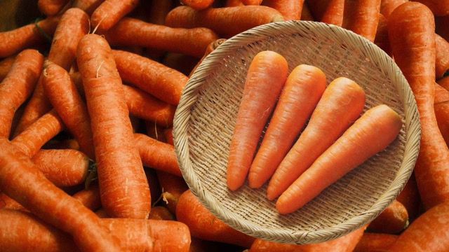 Carrots are rich in beta carotene, vitamin A, good for retina and vision in low light conditions. Graphic photo: Huong Son