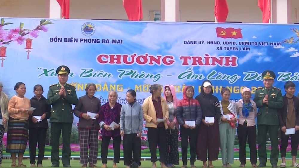 The program "Border Spring - Warming People's Hearts" celebrates the Party and Binh Ngo Spring 2026. Photo: Thanh Trung