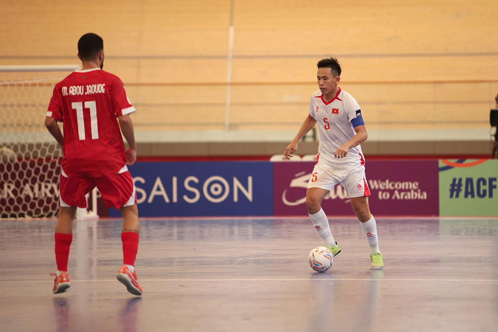 Tuyển futsal Việt Nam tổ chức tốt thế trận trước Lebanon. Ảnh: VFF