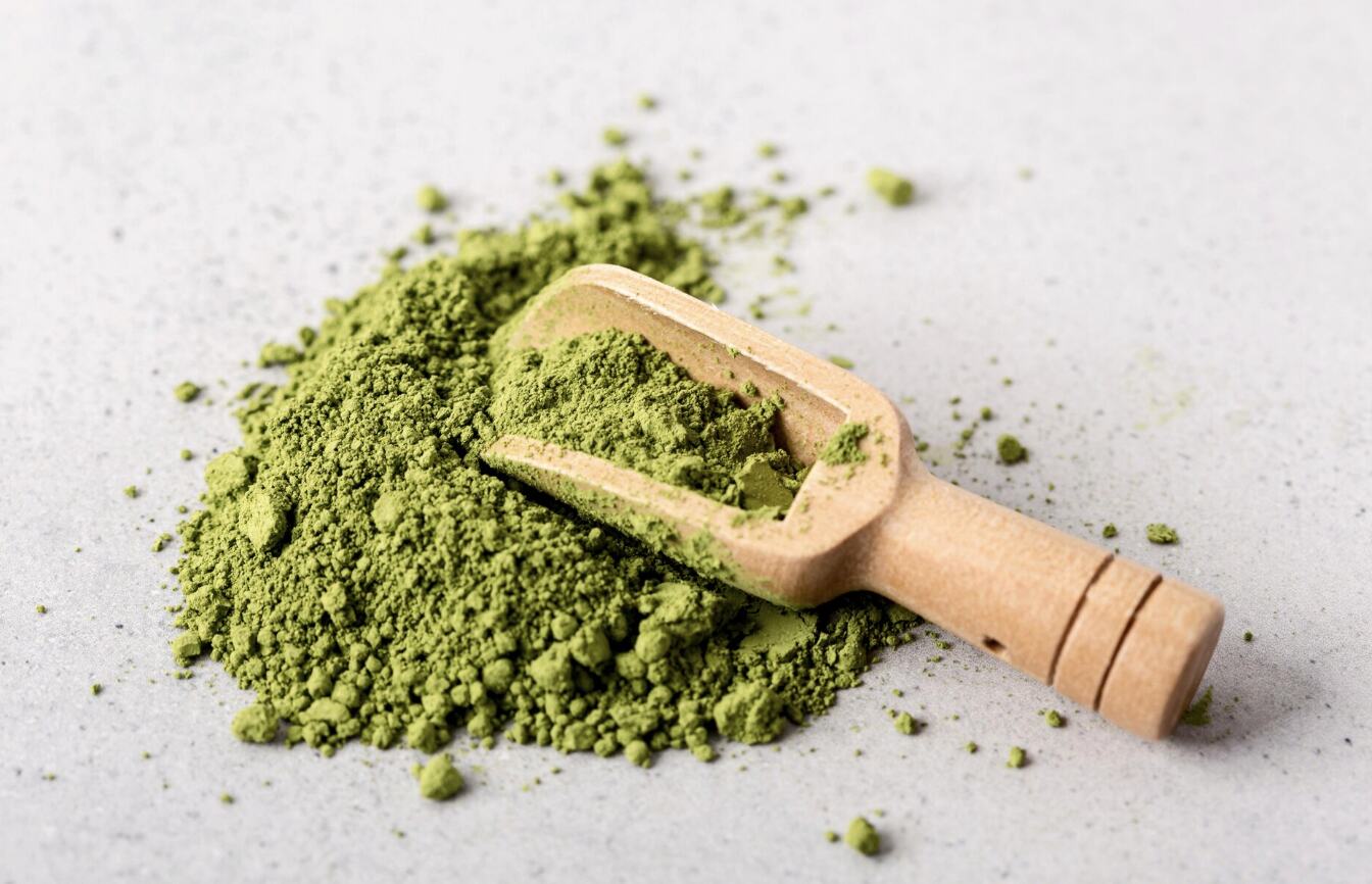 Moringa tea and green tea are both good for health. Photo: Thuy Duong