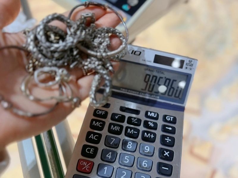 Old, dull jewelry items are now being purchased when silver prices rise. Photo: Kim Ngan