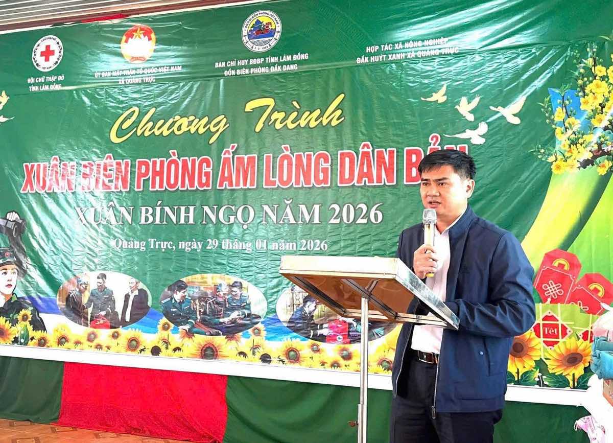 Ông Trần Anh Tuấn - Phó Bí thư Thường trực Đảng ủy xã Quảng Trực phát biểu tại chương trình. Ảnh: Linh Khôi